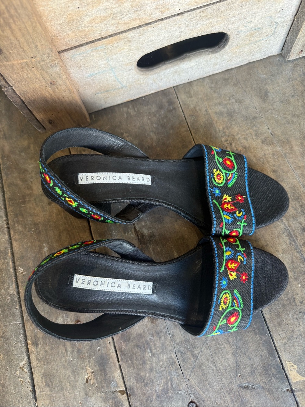 Veronica Beard Floral Embroidered Slingback Sandals 36.5 US 6.5 Black Block Heel - Picture 4 of 5
